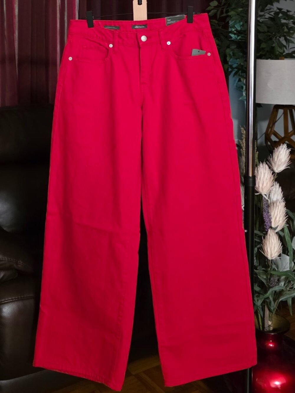 LOW-RISE BAGGY JEAN